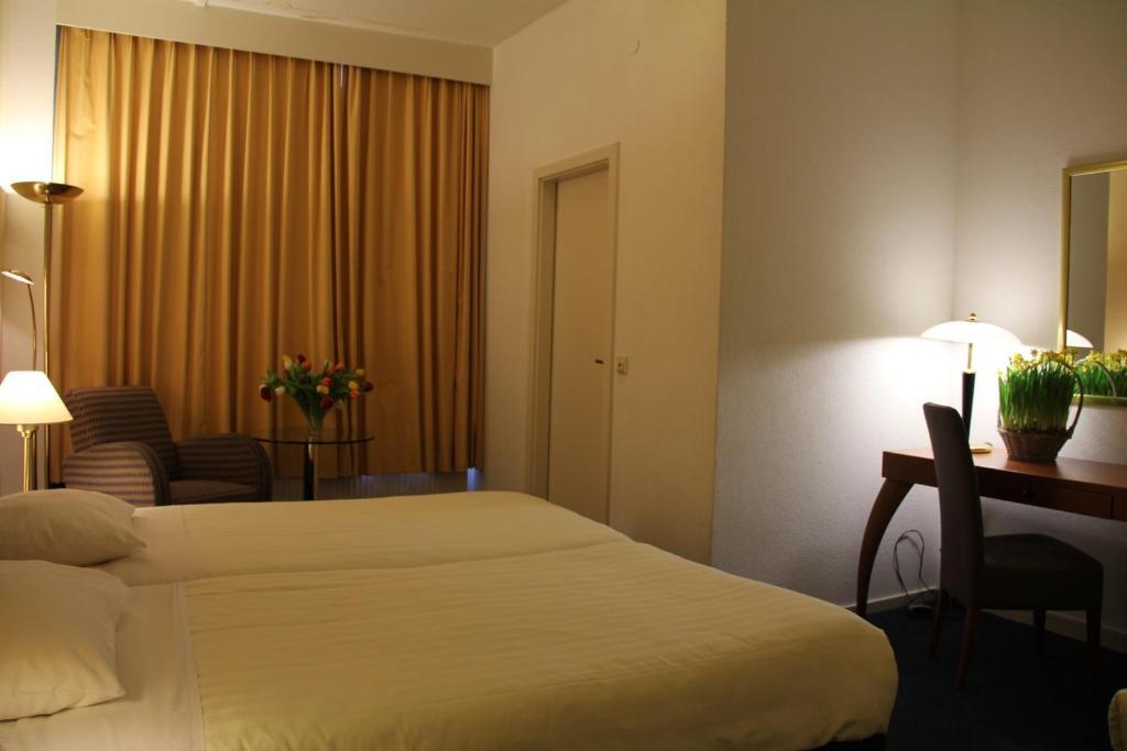 Hotel Alfa Ámsterdam Habitación foto