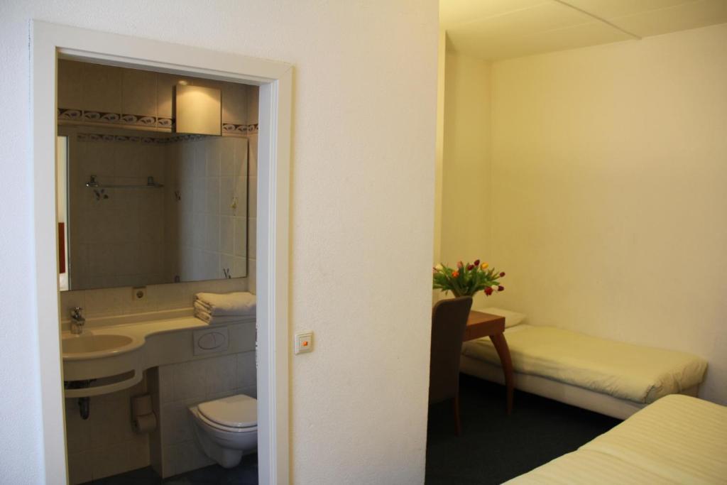 Hotel Alfa Ámsterdam Habitación foto